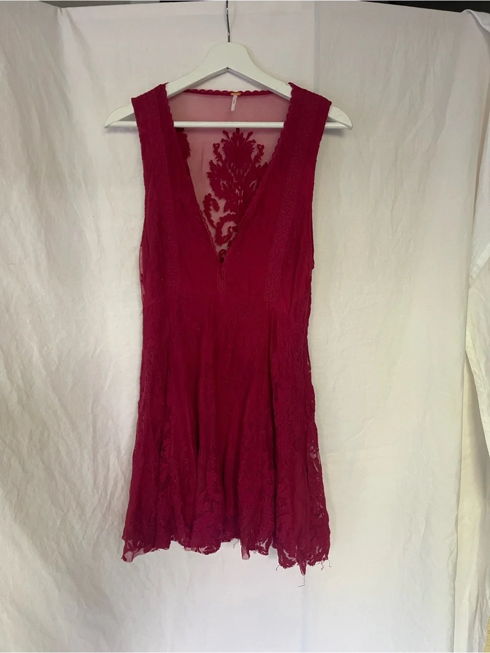 Free People Boho berry Lace Slip Dress V-Neck Mesh Mini Dress Size 6 indie date